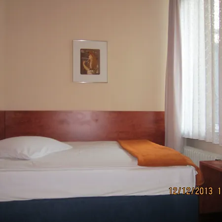 Altstadt Rheinblick Otel 2*