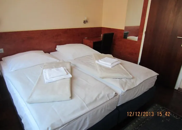 Altstadt Rheinblick Otel 2*