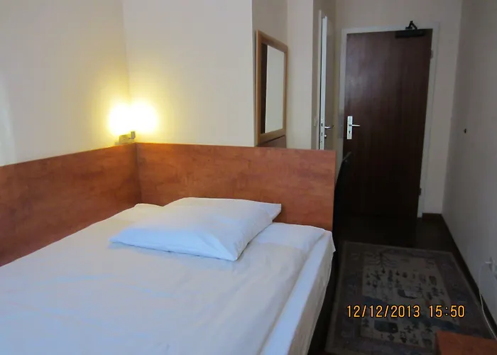 老城区莱茵河景酒店 2* 杜塞尔多夫